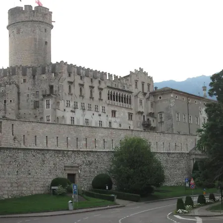 Lady Tulip - Monolocale Тренто