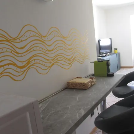 Lady Tulip - Monolocale Тренто